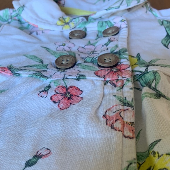 🍊5/$25 Carter's White Floral Baby Jacket with Buttons size 3m - Picture 2 of 3